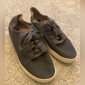 Women’s Olukai sneaker